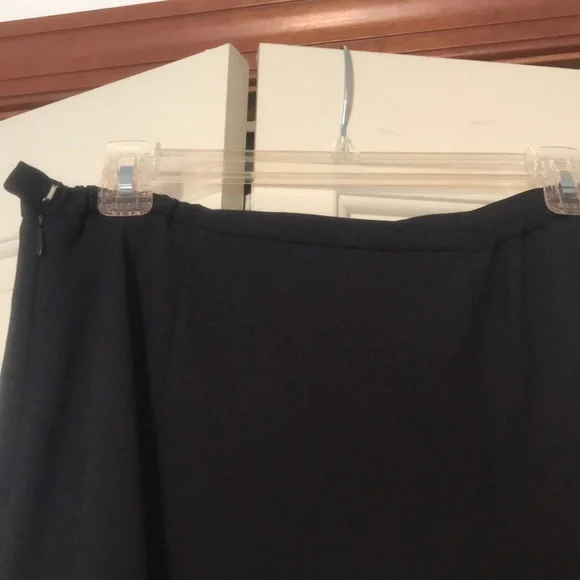 Karen Scott 3 pc black lined set, 8p pants NWT, jacket&skirt used - Picture 6 of 14